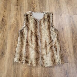 Express Women’s Faux  Fur Reversible Vest Size medium Brown Cozy Jacket Zip